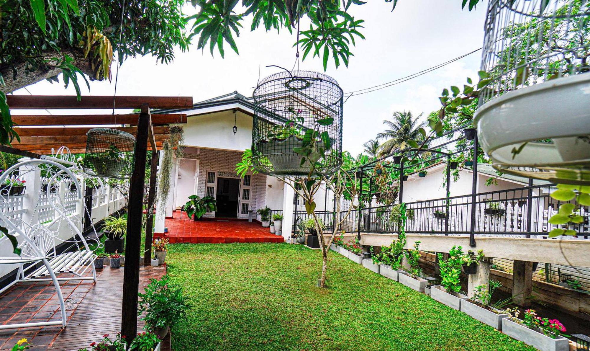 Ayur Ayur White Sail Villa Dalupotha Exterior foto